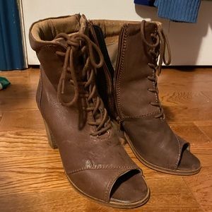 7 1/2 Seychelles Open Toe Heeled Booties